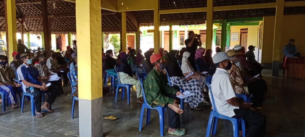 Penyaluran BLT Ke Warga Terdampak COVID-19 Bulan Mei Desa Tamanarum