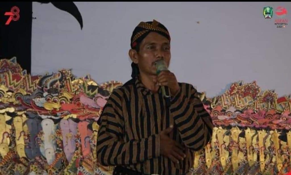 Pagelaran Wayang di Desa Tamanarum: Meriahkan Ribuan Penonton dengan Keindahan Budaya dan Hiburan Menghibur